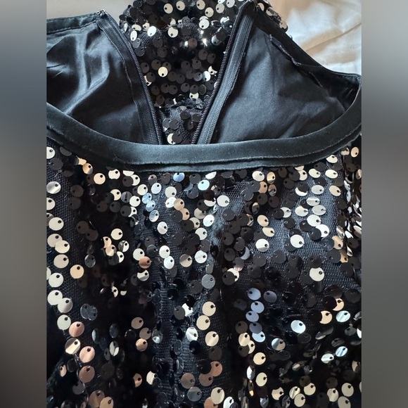 Banana Republic sequins shift Dress - Picture 2 of 4